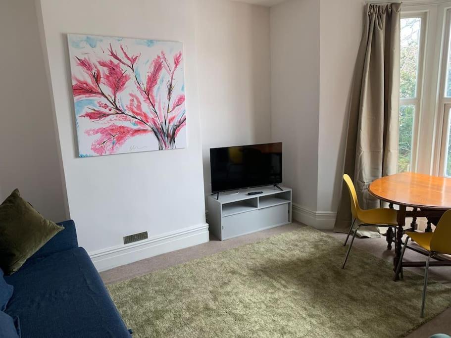 Central 2 Bed Flat. Free Parking Бристоль Экстерьер фото