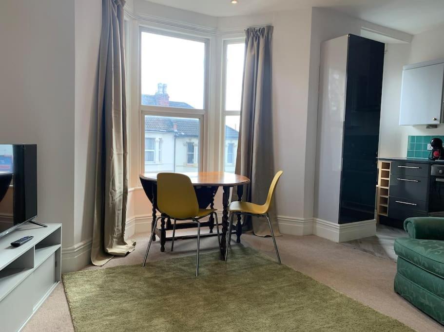 Central 2 Bed Flat. Free Parking Бристоль Экстерьер фото
